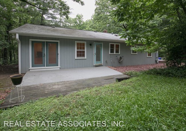 Building Photo - 726 Bradley Rd