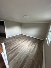 Building Photo - 523 Mishler Rd