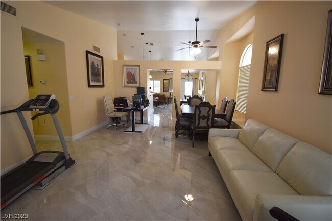 Building Photo - 9812 Double Rock Dr