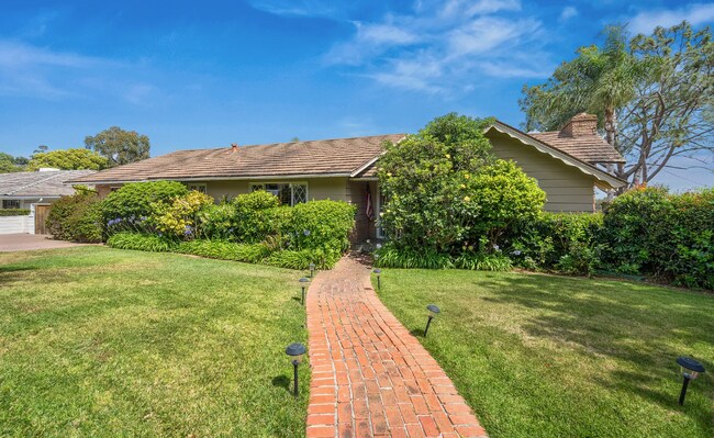 Building Photo - 6401 La Jolla Scenic Dr S