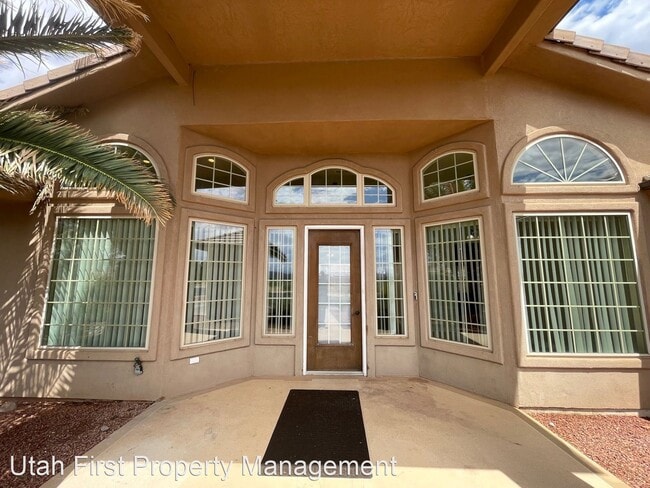 Building Photo - 4 br, 2 bath House - 455 E 200 S