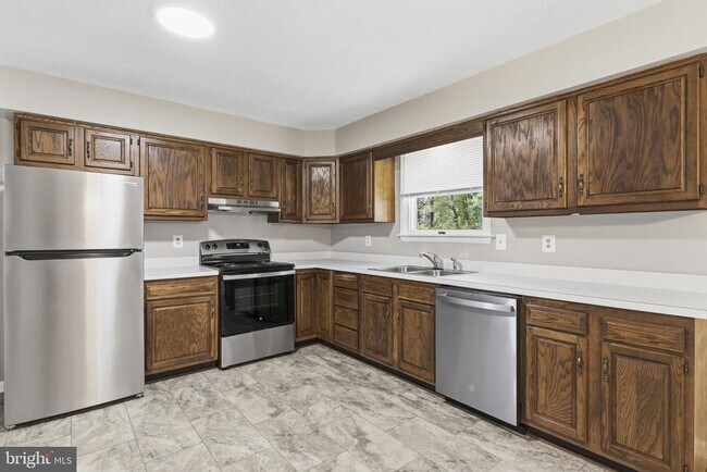 Foto del edificio - 638 Westwood Dr