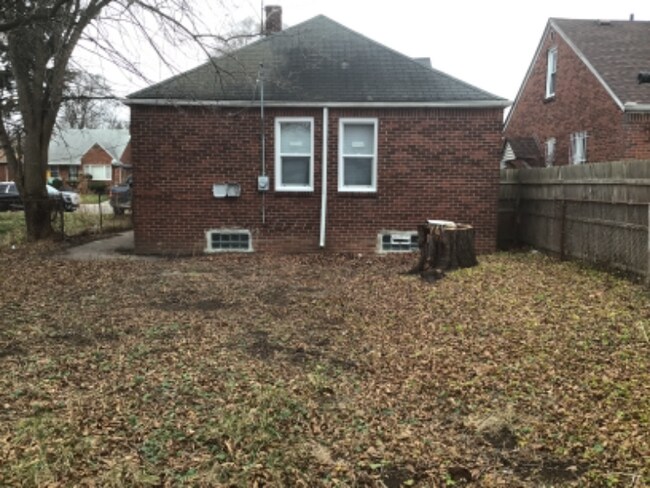 Foto del edificio - 17878 Albion Ave