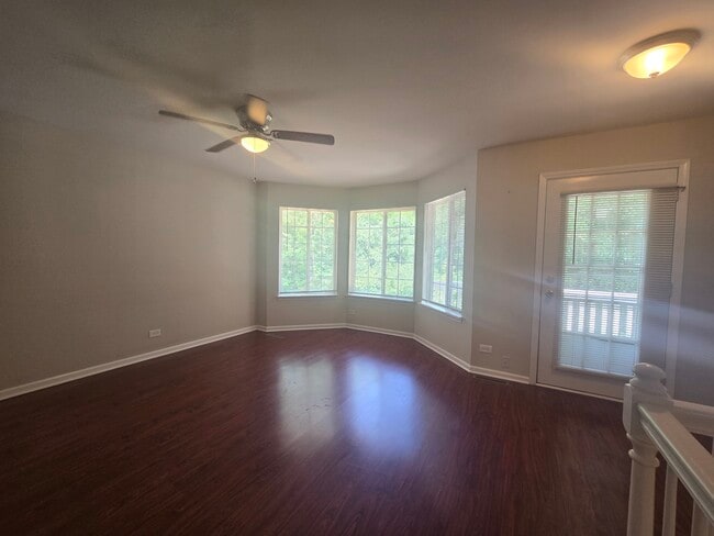 Building Photo - 250 W Whispering Oaks Ln