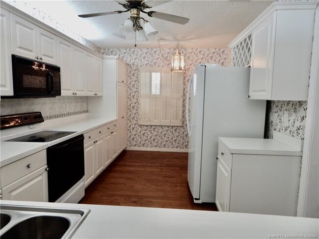 Building Photo - 1600 SE St Lucie Blvd