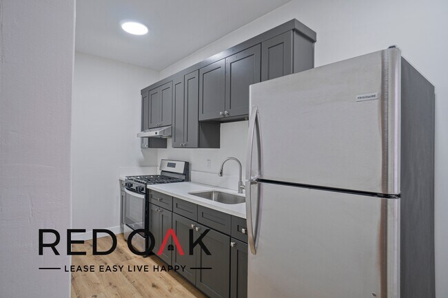 Foto del edificio - ~1 Month FREE~ Excellent Studio with a Bea...