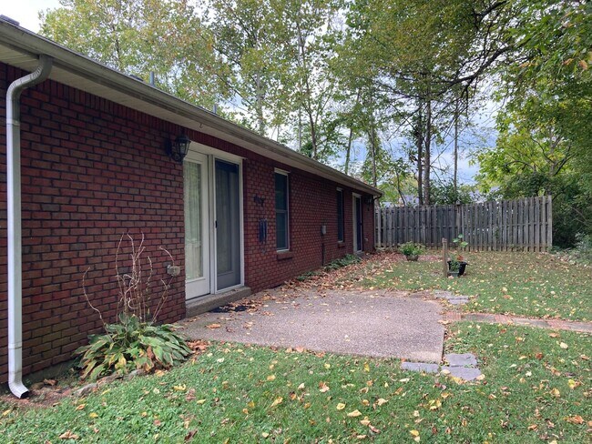 Building Photo - 106-A Walnut Trace Circle