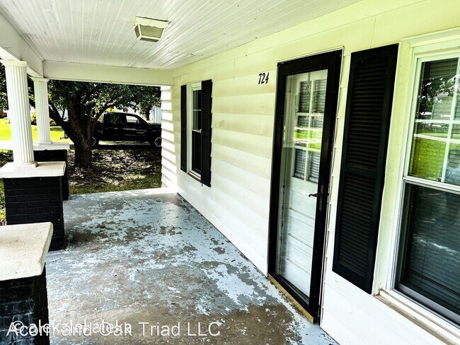 Foto del edificio - 3 br, 1 bath House - 724 Elmira St