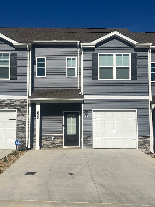 Building Photo - 530 Vogt Dr