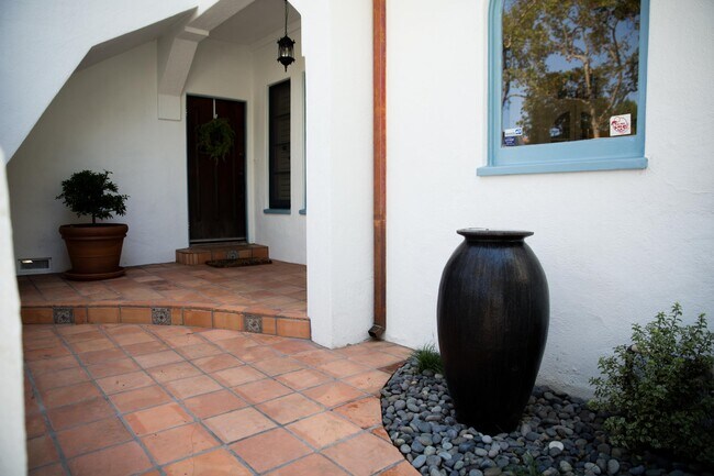 Mediterranean Courtyard - 1230 S Crescent Heights Blvd