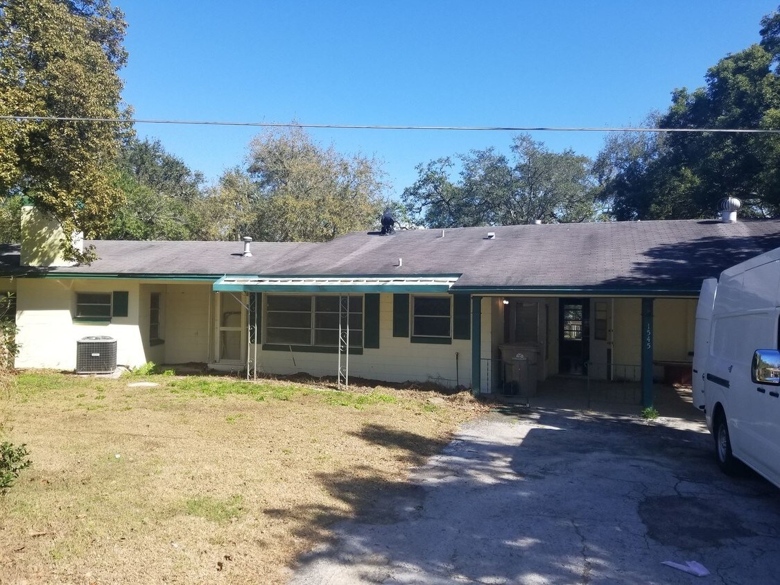 Primary Photo - 1545 Sunset Cir