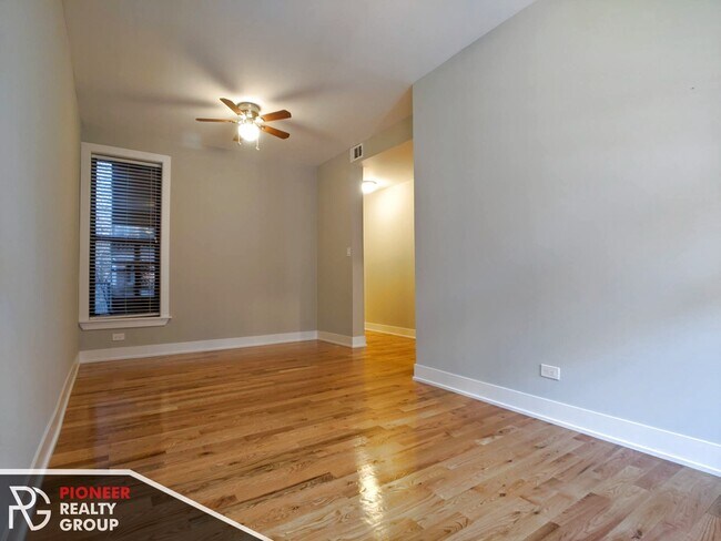 Foto del edificio - 635 W Oakdale Ave