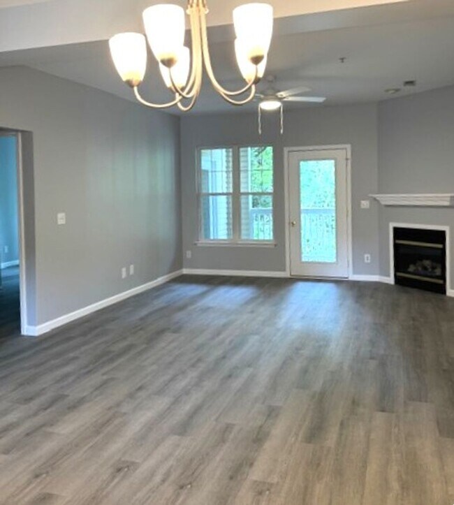Building Photo - CORNERSTONE ~ RENOVATED CONDO ~ 2 BED, 2 B...