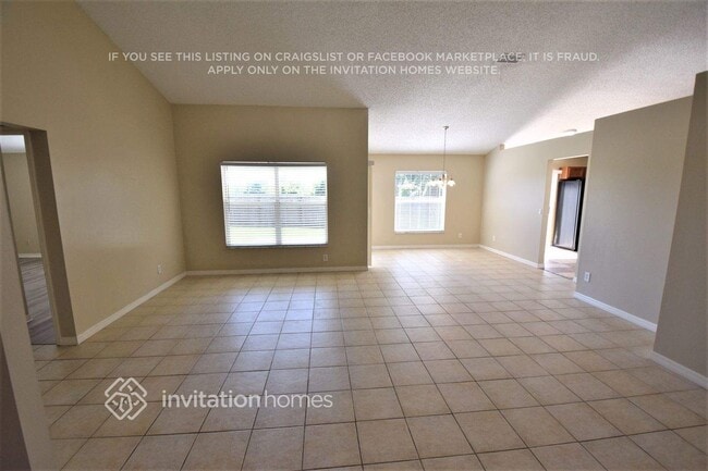 Foto del edificio - 4001 Saddlewood Dr