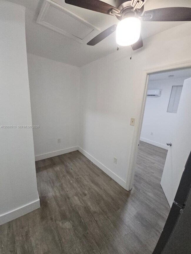 Foto del edificio - 784 NW 100th St