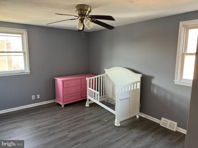 Building Photo - 8642 Jackson St