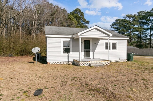 Building Photo - 3 Bed 2 Bath Ranch