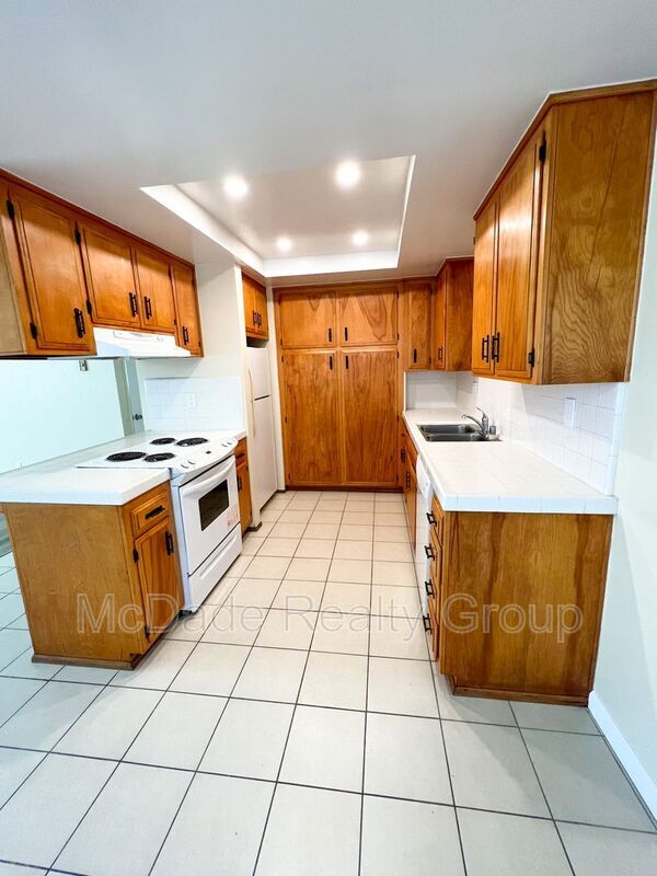 Building Photo - 226 G St