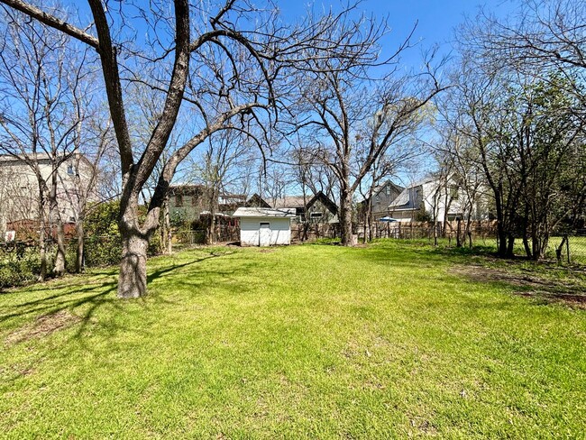 Foto del edificio - Central Austin! Beautiful 2 Bedroom Home!