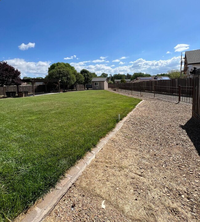 Foto del edificio - Three Bedroom, Two Bath home with RV Parking!