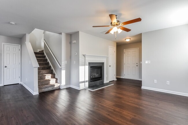 Building Photo - 6037 Ladish Ln