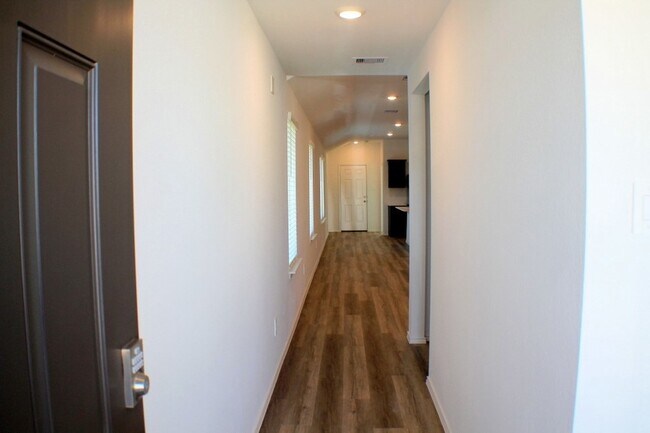 Foto del edificio - 1015 Maple Sunset Ct