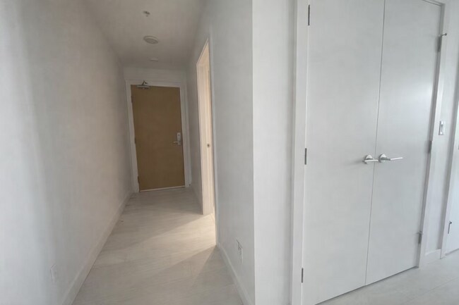 Building Photo - 1 bedroom in Burnaby BC V5H 0H3