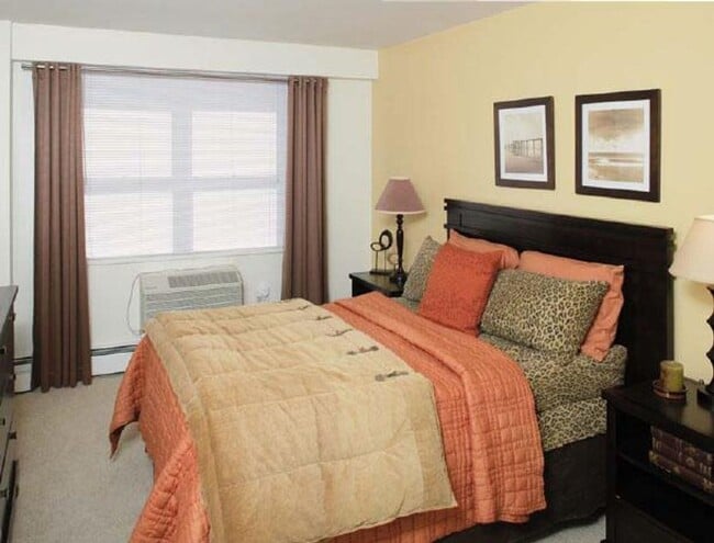 Photo - 2 bed/1.5 bath in Brookline House