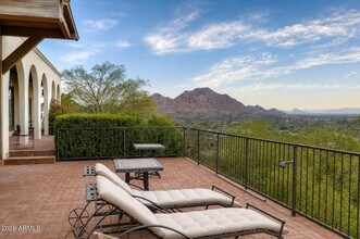 Building Photo - 6900 N Highlands Dr