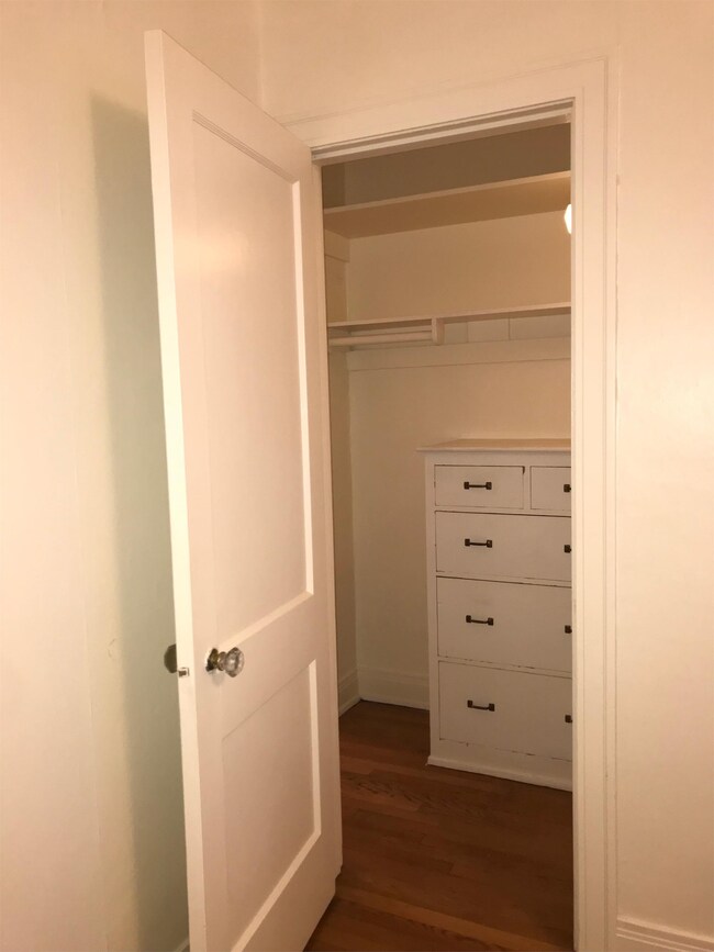 Foto del edificio - 4105 Brooklyn Ave NE