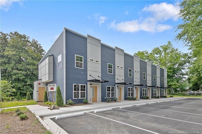 Foto del edificio - 1511 Fort Bragg Rd