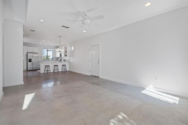 Foto del edificio - 801 N Bluff Dr