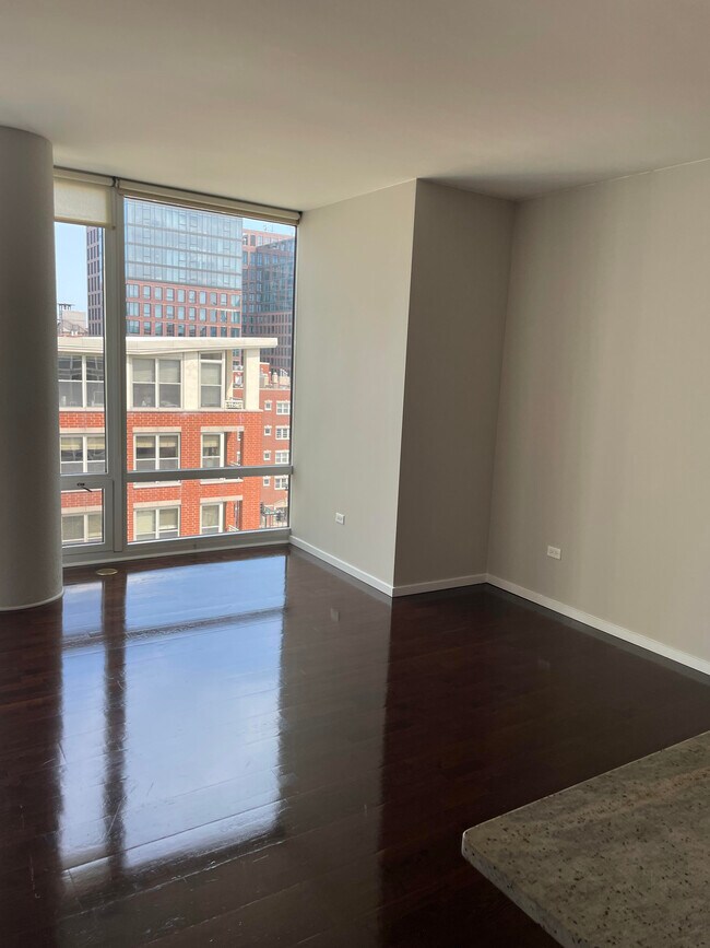 Luz natural - 954 W Monroe St