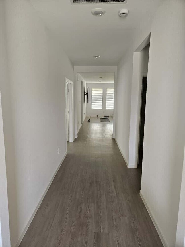 Foto del edificio - 26610 Coast Redwood Dr