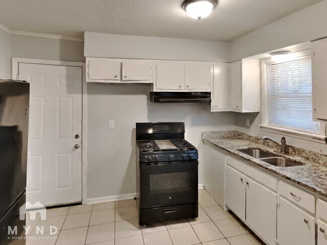 Foto del edificio - 2535 Eastbrook Dr
