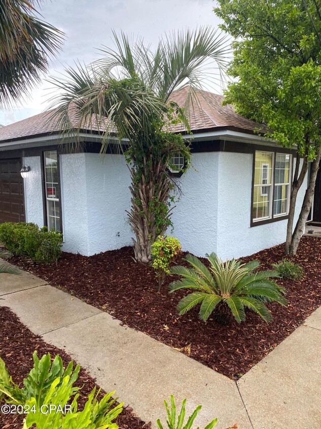 Primary Photo - 3920 Venus St
