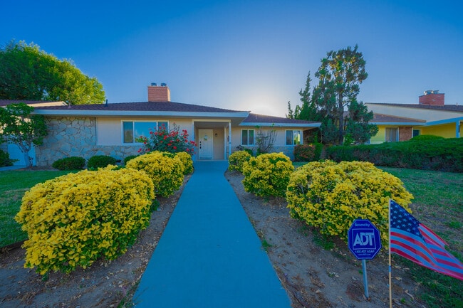 Building Photo - 9007 Monogram Ave