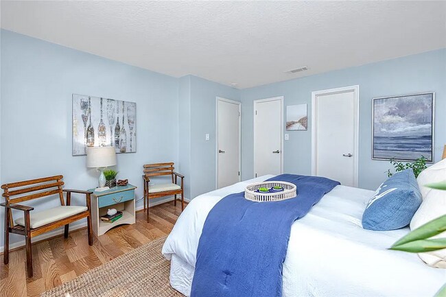 Foto del edificio - 5231 Beach Dr SE