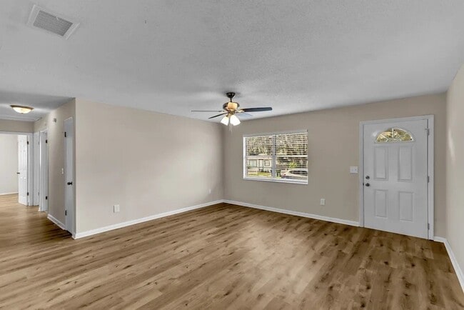 Photo - 7527 39th Ave E House