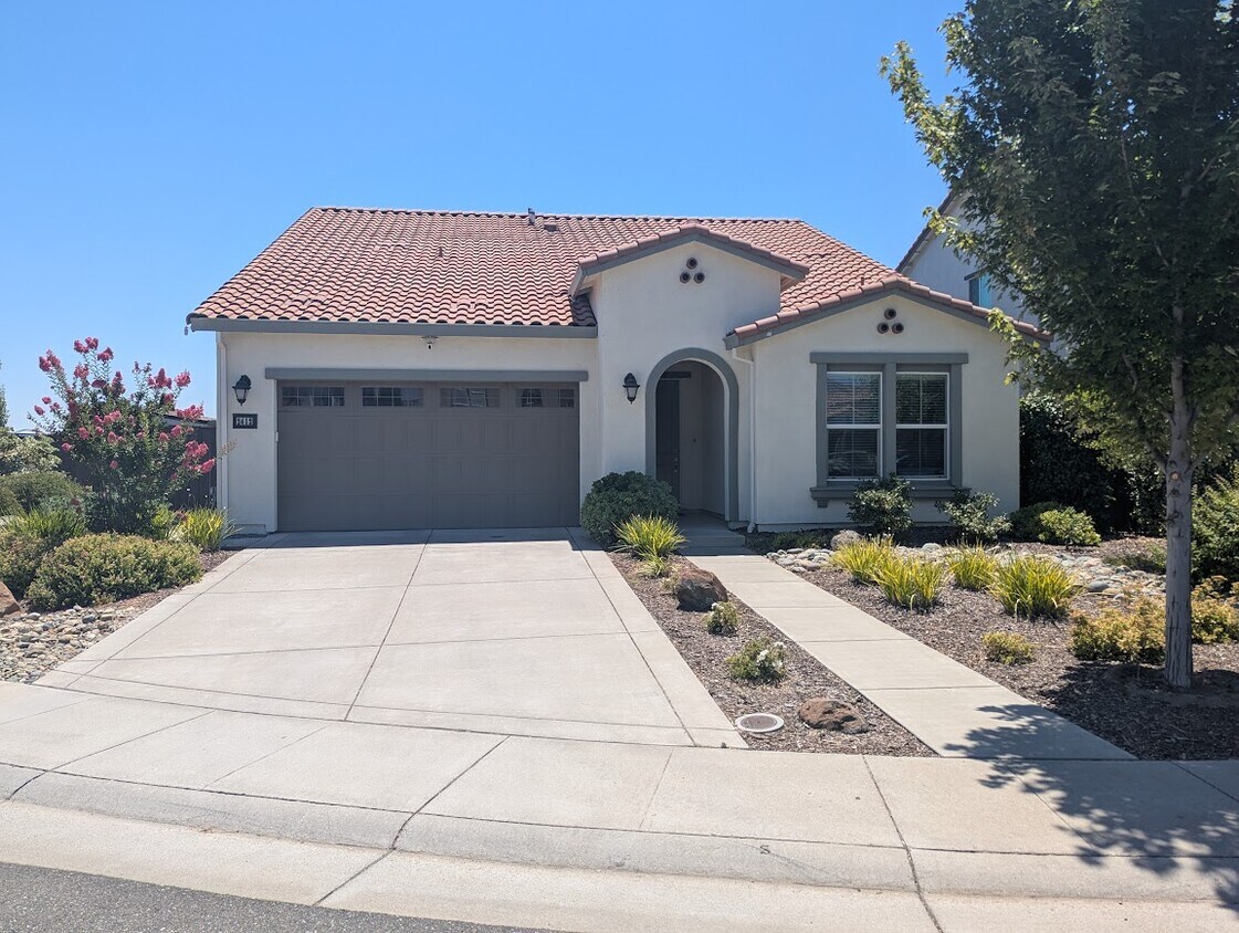 Foto principal - 2412 Galloping Trail Ct