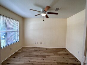 Building Photo - 5807 Camelia Evergreen Ln