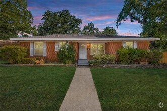 Building Photo - 1244 Mistletoe Dr