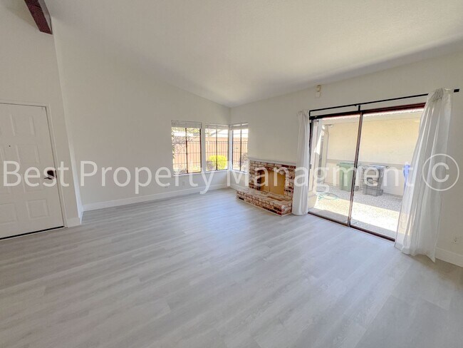 Foto del edificio - Gorgeous Condo in Fremont with great addit...