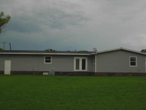 Building Photo - 3 bedroom in Clewiston FL 33440