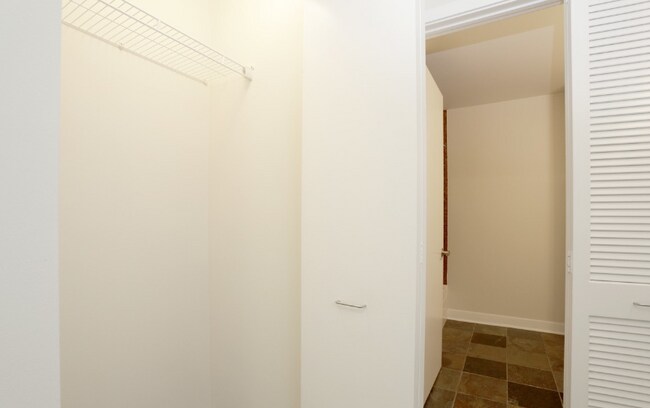 Foto del edificio - 648 W Wayman St