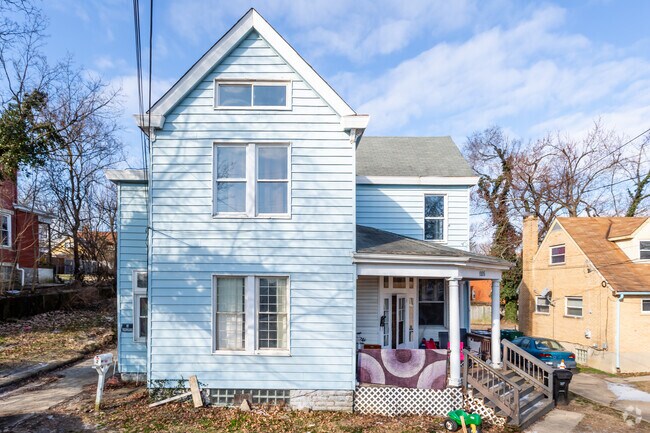 Building Photo - 1005 Rosemont Ave