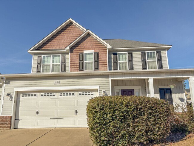 Foto del edificio - Coming Soon: 3 Bedroom 2.5 Bath - No Pets