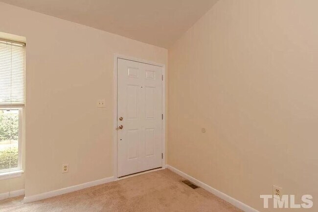 Foto del edificio - Rooms for rent in Raleigh