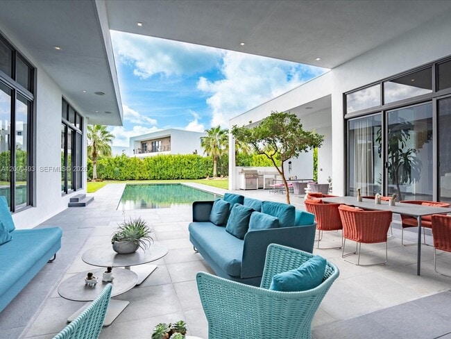 Foto del edificio - 16650 Sunset Way