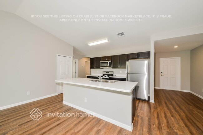 Foto del edificio - 22488 La Guardia Ave